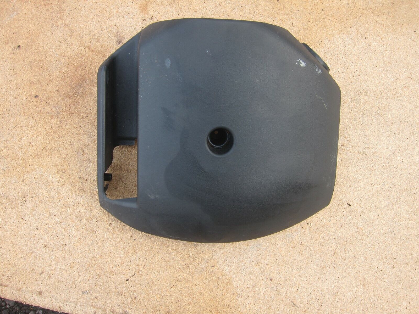 2007 VAXHALL ZAFIRA MK2 1.9 DIESEL. LOWER COWLING PLASTIC COVER