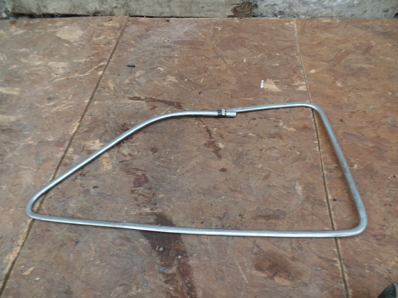 ROVER P4. PASSENGER SIDE FRONT CHROME TRIM