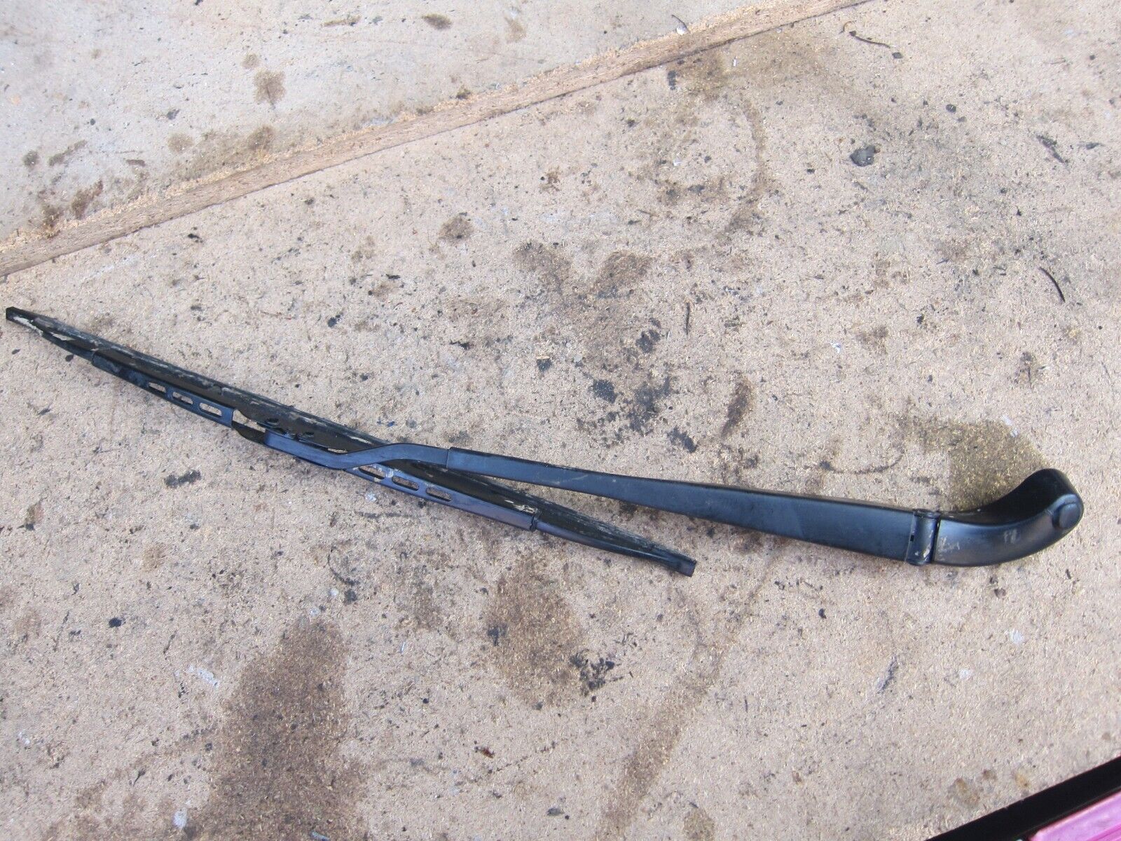 2003 MINI R52 1.6 PETROL. WIPER ARM