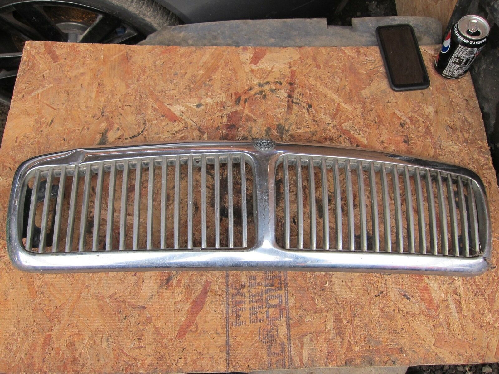 1994 JAGUAR XJ6 3.2 AUTOMATIC. FRONT GRILL DENTED