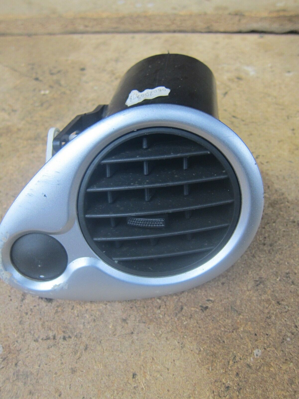 2006 RENAULT CLIO MK3. AIR BLOWER VENT