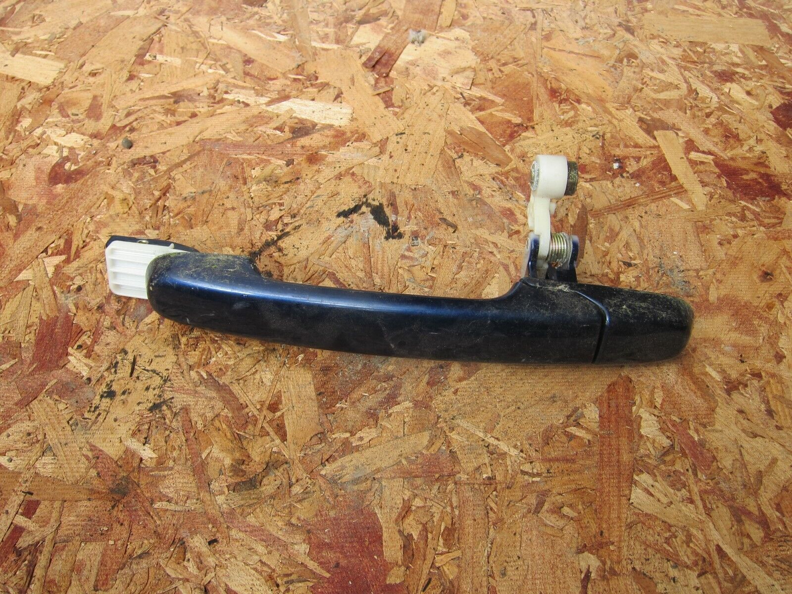 2002 HONDA CRV MK 2. OUTER DOOR HANDLE IN BLUE