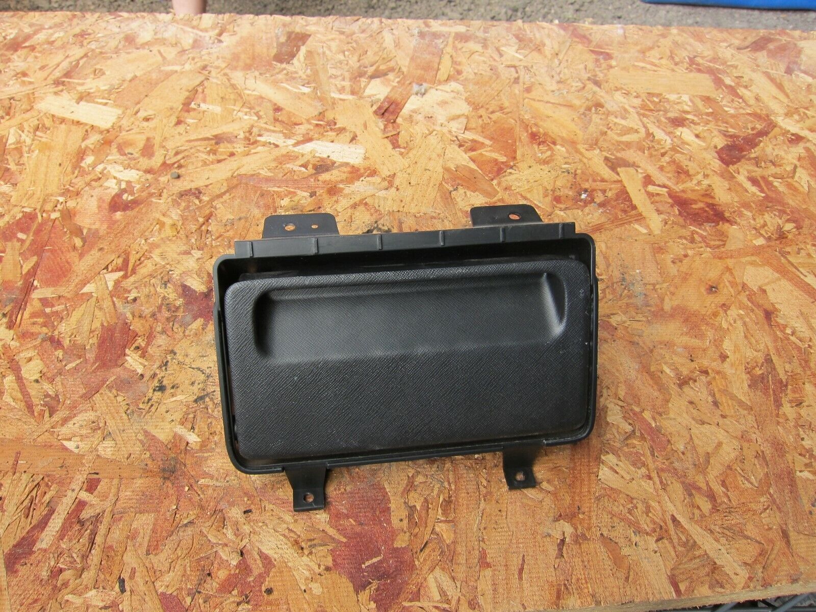 2002 HONDA CRV MK 2. STORAGE CUBBY HOLE