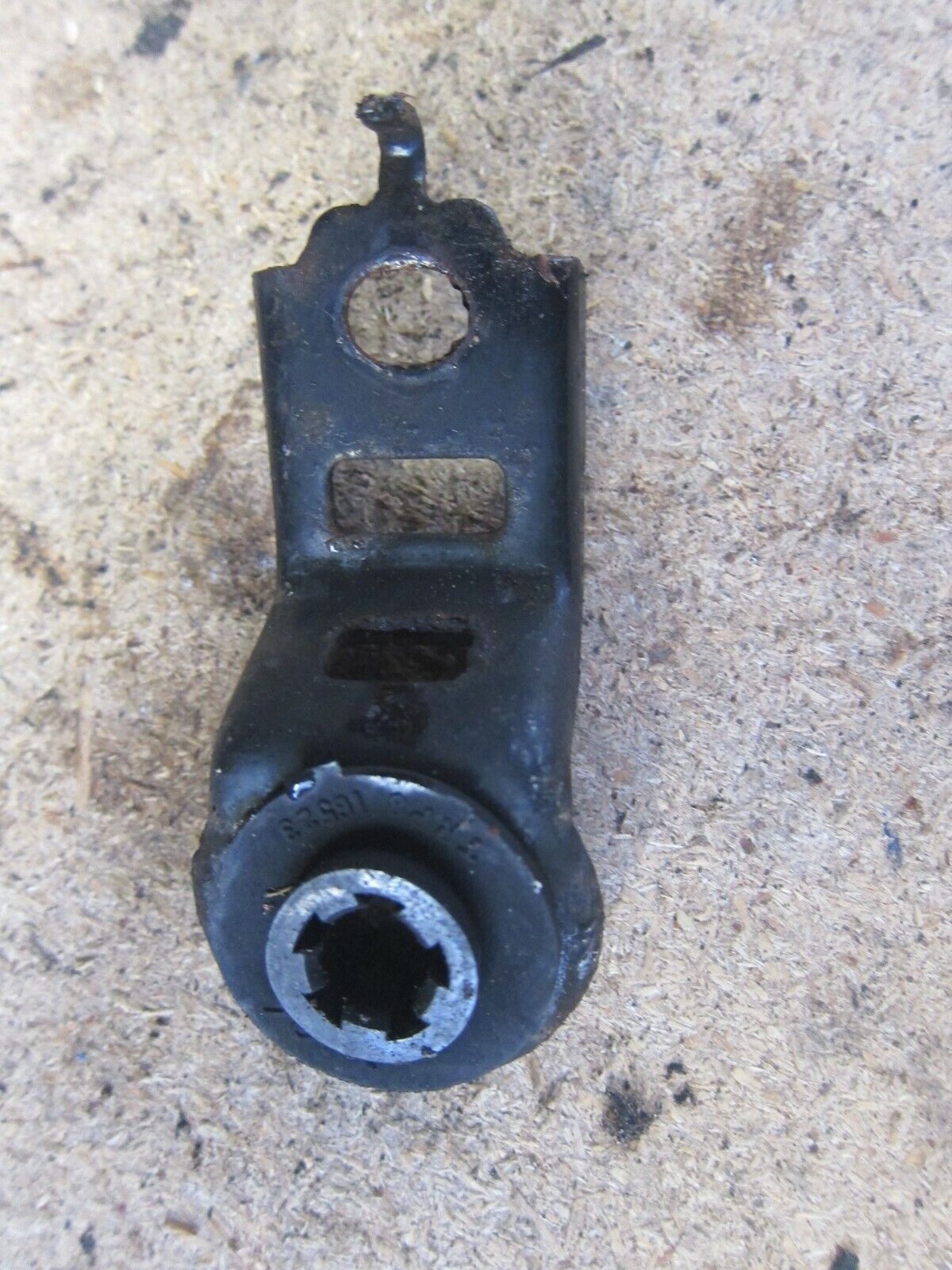 2002 TOYOTA COROLLA RADIATOR BRACKET