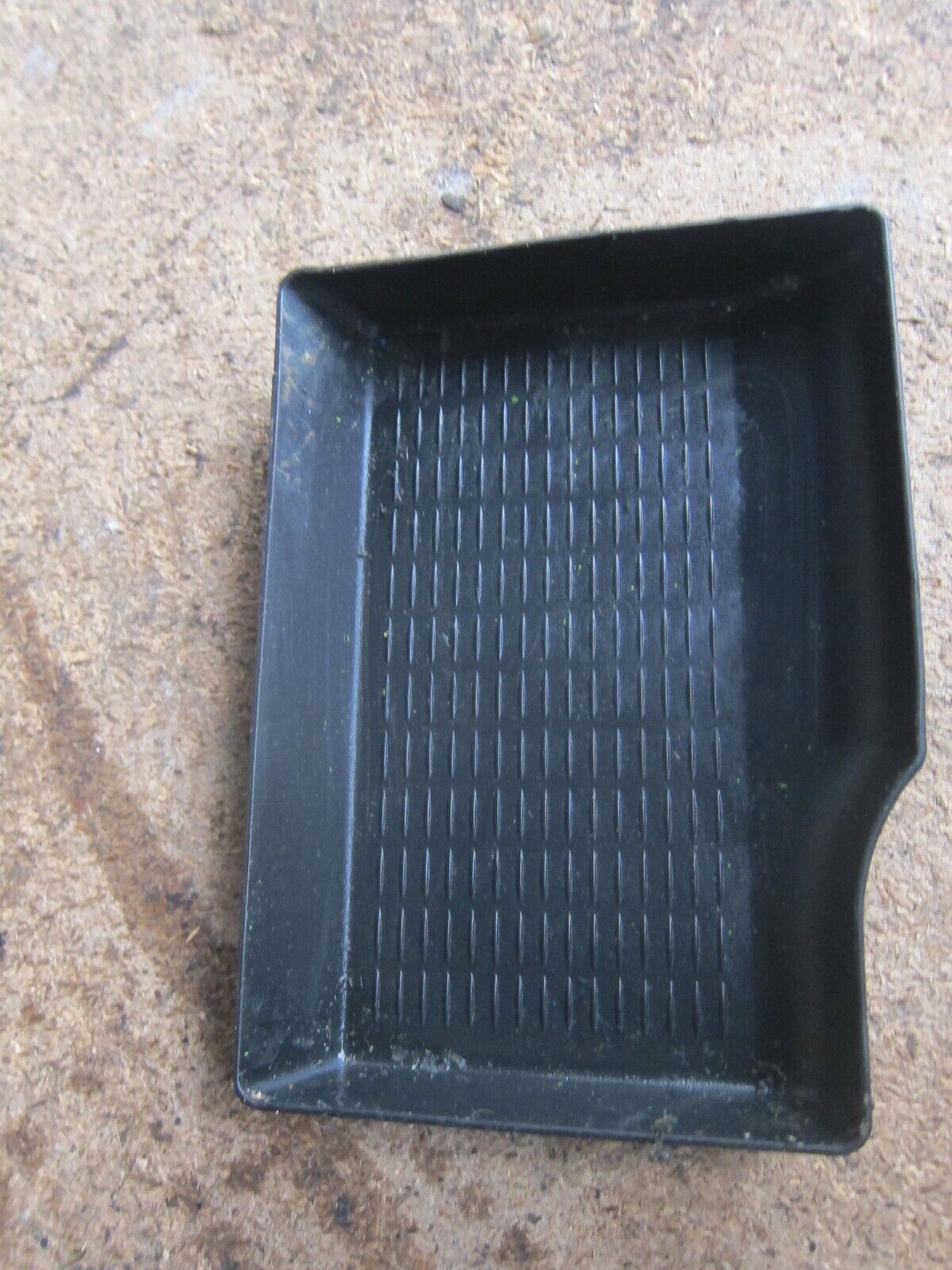 2006 BMW X5 E53. COIN HOLDER RUBBER PLASTIC MAT