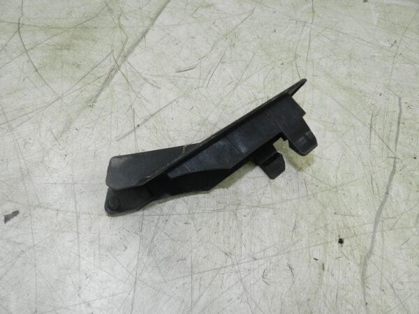 (121) 2007 AUDI A4 SALOON B7. 8E0971981B SEAT WING LOOM PLASTIC COVER CAP - Image 2