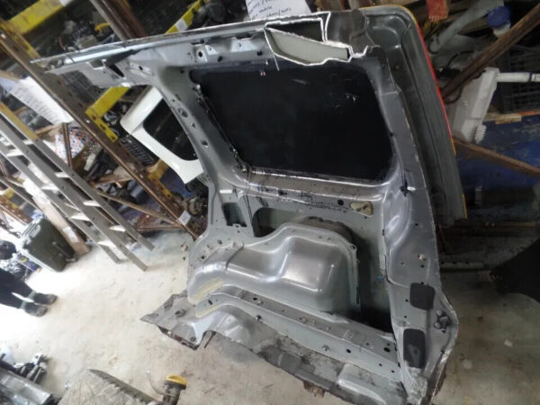 2008 LAND ROVER DISCOVERY 3. DRIVER SIDE REAR QUARTER SECTION PANEL - Image 2