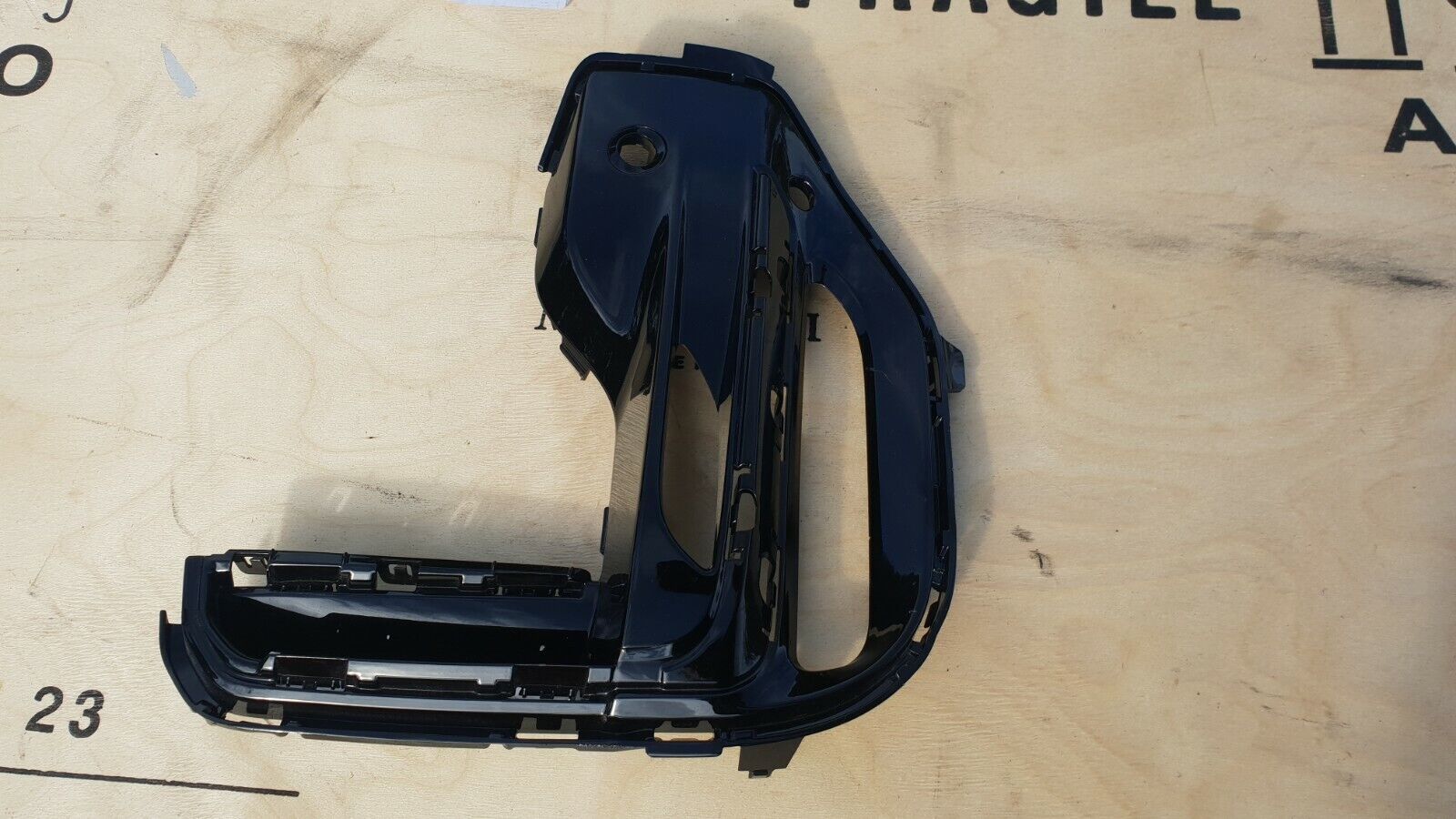 2019 2020 BMW X5 G05 LEFT DRIVER SIDE BUMPER GRILLE TRIM 51118092687