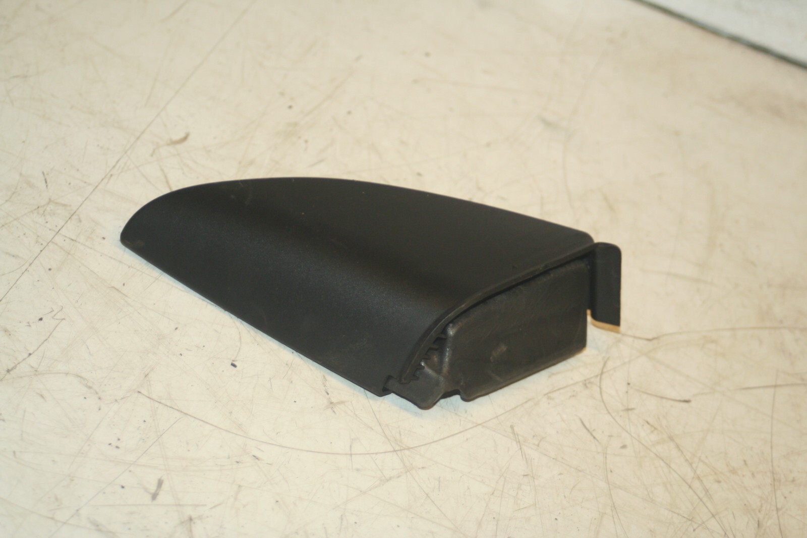 (95) 2010 BMW 1 SERIES E82. WING MIRROR COVER TRIM TRIANGLE 7199589