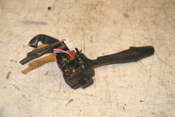 NISSAN NAVARA D21. INDICATOR STALK - Image 3