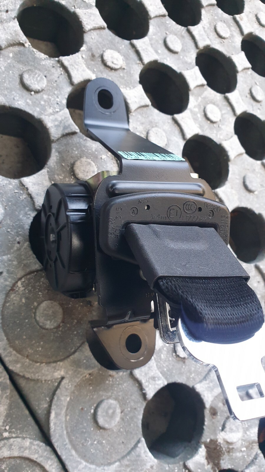 Mini Countryman 2014 R60 – Rear Centre Seatbelt