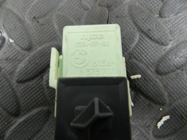 143. 2003 BMW E46 318Ci CONVERTIBLE. 8373700 GREEN RELAY - Image 2