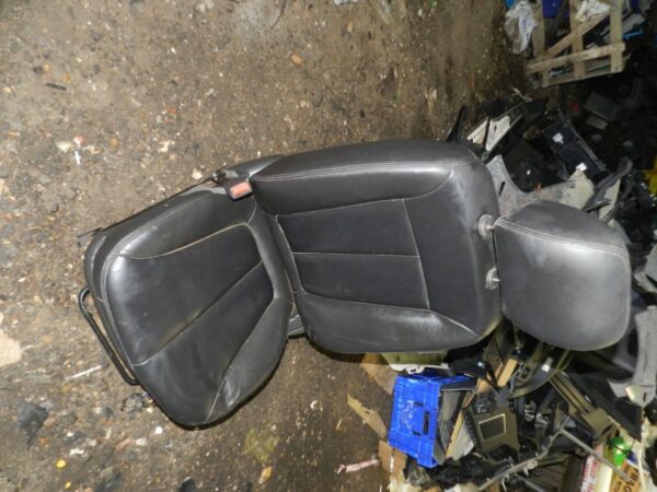 2010 MK2 2.2 CRDi Hyundai Santa Fe PASSENGER SIDE FRONT BLACK LEATHER SEATS ELEC - Image 5